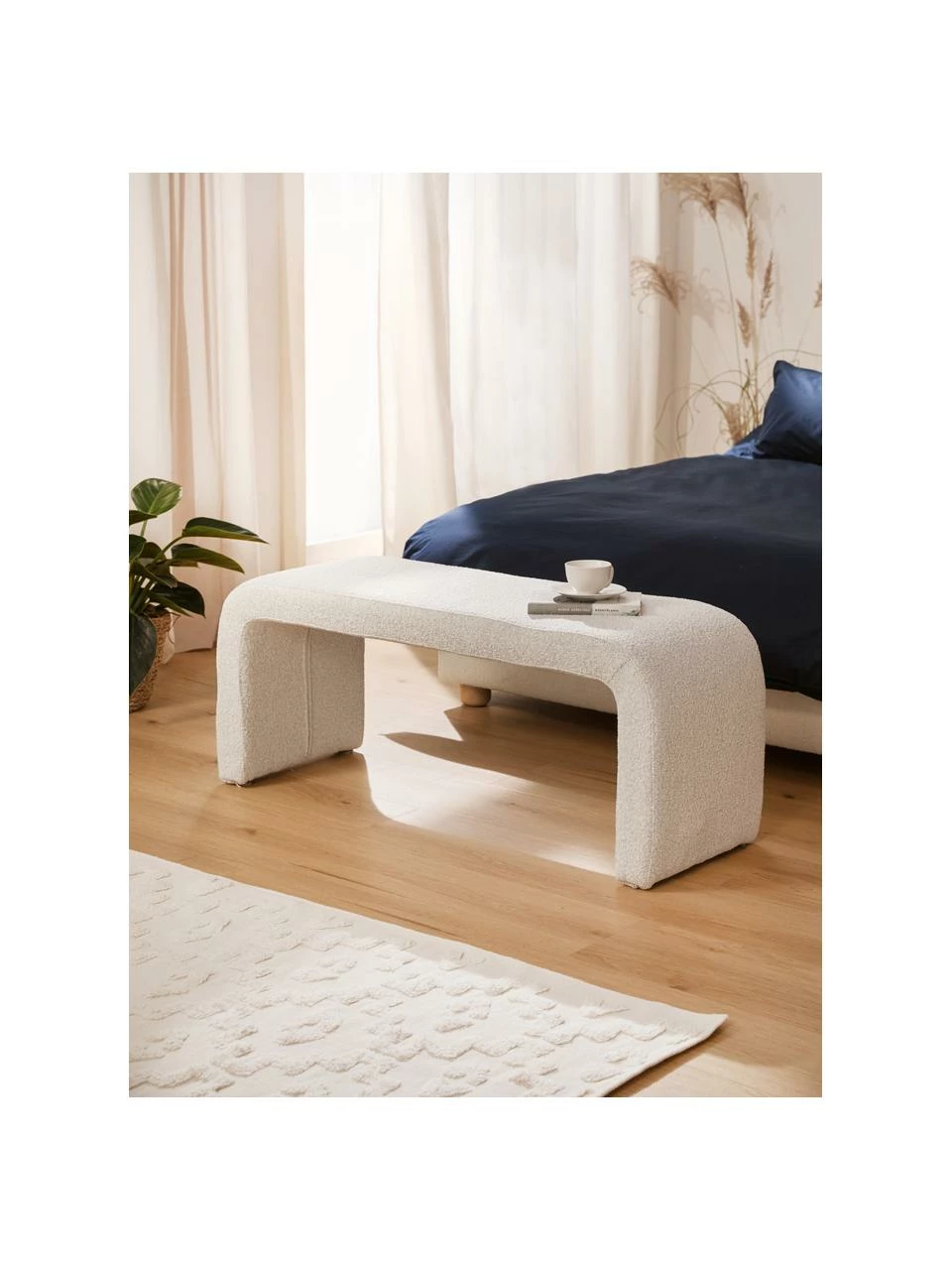 Westwing Collection Banquette moderne blanche en tissu bouclé Penelope, larg. 110 x haut. 46 cm – Image 2