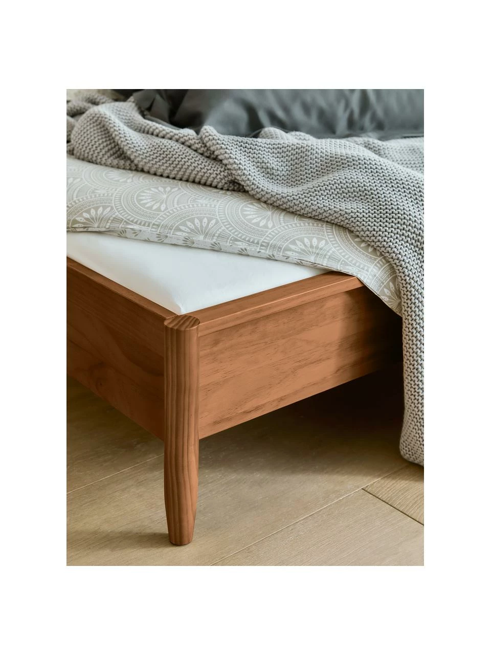 Westwing Collection Lit en bois de pin massif sans tête de lit Windsor, 180 x 200 cm – Image 4